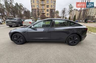 Седан Tesla Model 3 2024 в 