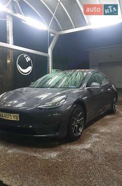 Седан Tesla Model 3 2019 в Киеве