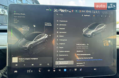 Седан Tesla Model 3 2022 в 