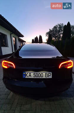 Седан Tesla Model 3 2019 в 