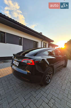 Седан Tesla Model 3 2019 в 
