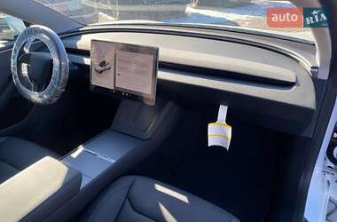 Седан Tesla Model 3 2024 в 