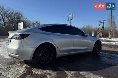 Седан Tesla Model 3 2018 в Киеве