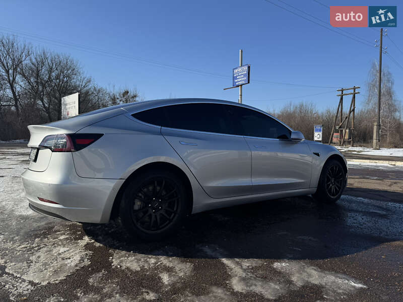 Седан Tesla Model 3 2018 в Киеве