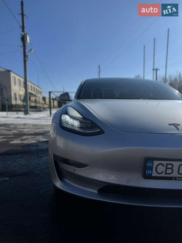 Седан Tesla Model 3 2018 в Киеве
