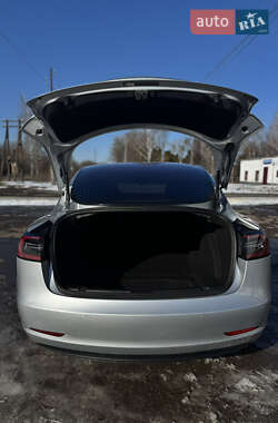 Седан Tesla Model 3 2018 в Киеве
