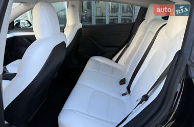 Седан Tesla Model 3 2022 в Броварах