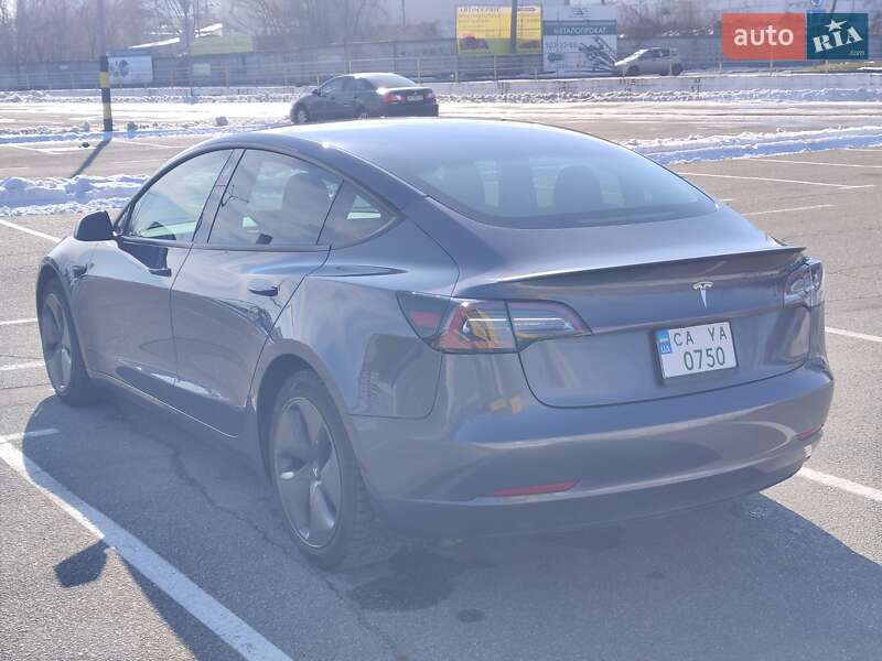 Седан Tesla Model 3 2023 в Киеве