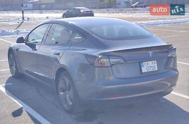 Седан Tesla Model 3 2023 в 