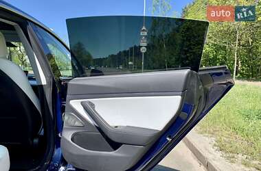 Седан Tesla Model 3 2019 в Києві