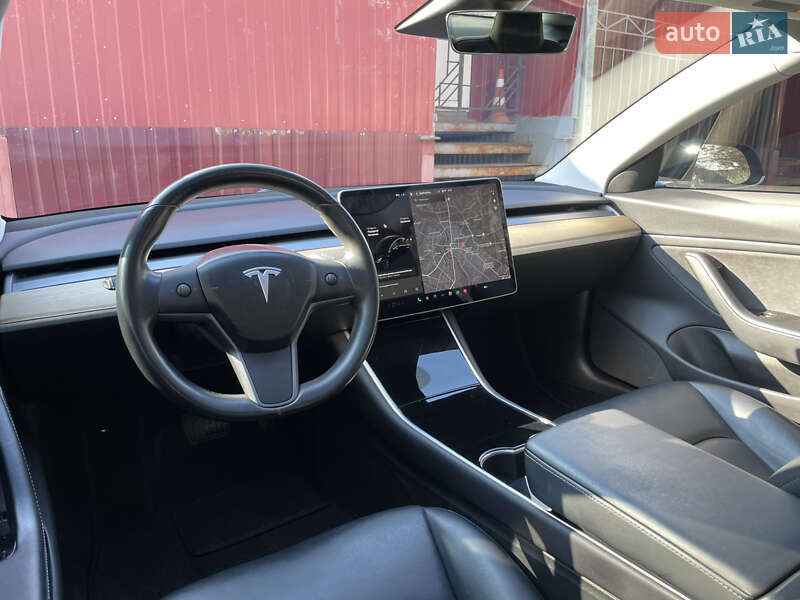 Седан Tesla Model 3 2018 в Харкові