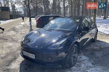 Седан Tesla Model 3 2021 в Києві