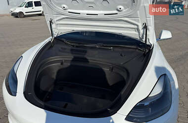 Седан Tesla Model 3 2020 в Луцке