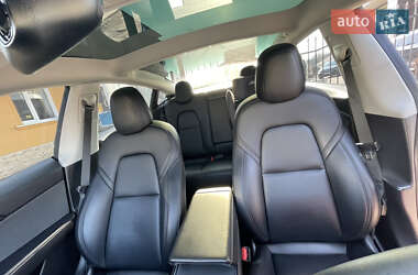 Седан Tesla Model 3 2021 в 
