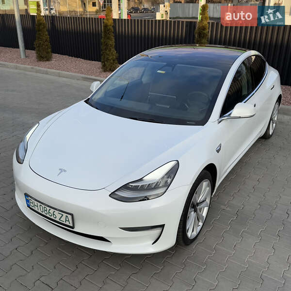 Седан Tesla Model 3 2018 в Одесі