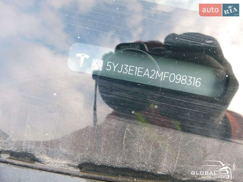 Седан Tesla Model 3 2021 в Одессе