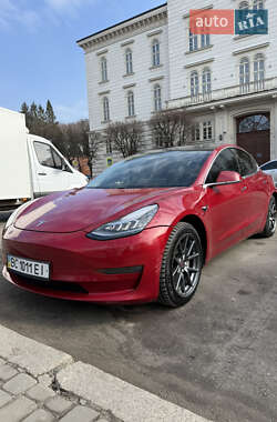 Седан Tesla Model 3 2018 в Львове