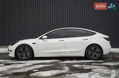 Седан Tesla Model 3 2021 в 