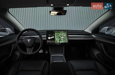 Седан Tesla Model 3 2021 в 