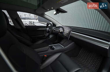 Седан Tesla Model 3 2021 в 