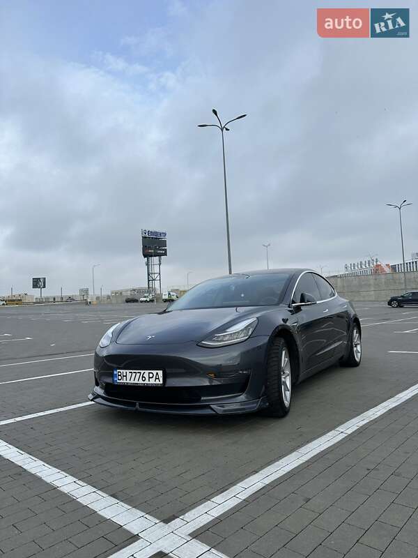 Tesla Model 3 2018