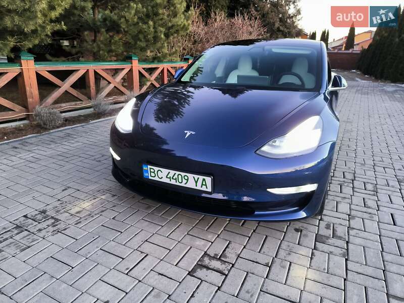 Седан Tesla Model 3 2019 в Самборі