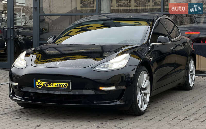 Седан Tesla Model 3 2019 в Ивано-Франковске