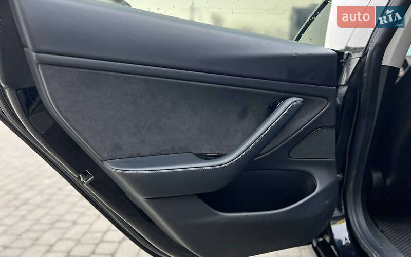 Седан Tesla Model 3 2019 в Ивано-Франковске