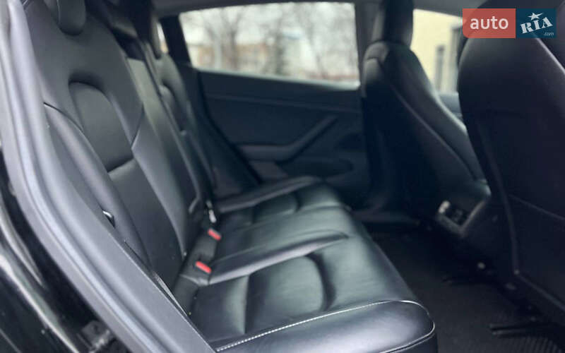 Седан Tesla Model 3 2019 в Ивано-Франковске