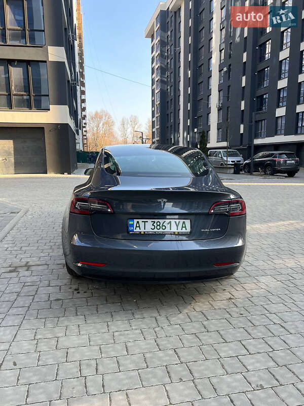 Седан Tesla Model 3 2022 в Ивано-Франковске