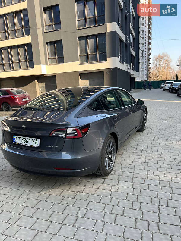 Седан Tesla Model 3 2022 в Ивано-Франковске