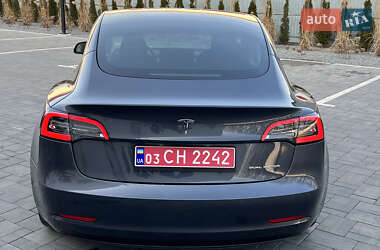 Седан Tesla Model 3 2021 в Луцке