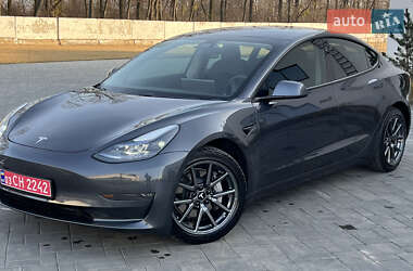 Седан Tesla Model 3 2021 в Луцке