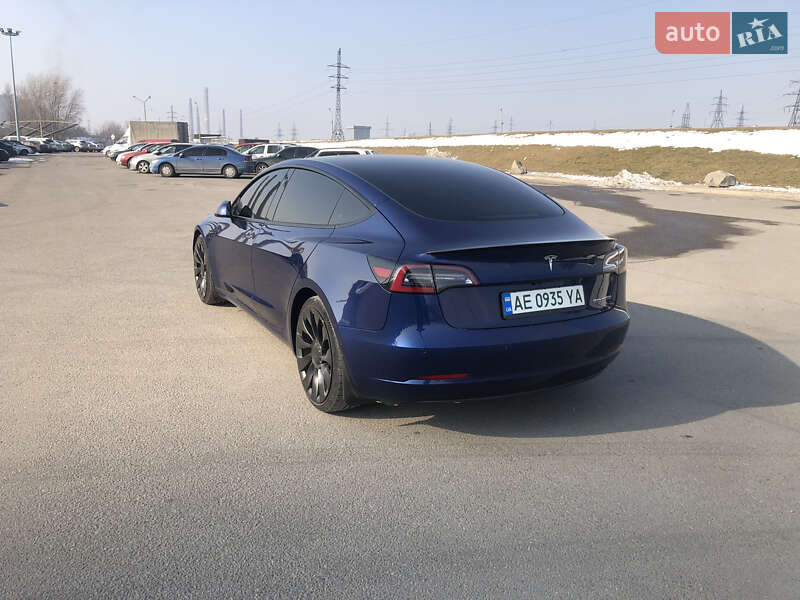 Седан Tesla Model 3 2021 в Дніпрі