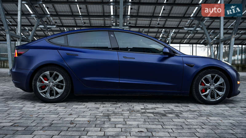 Седан Tesla Model 3 2018 в Львові