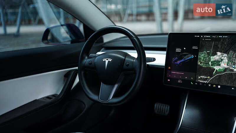Седан Tesla Model 3 2018 в Львові