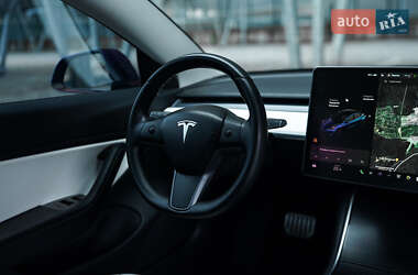 Седан Tesla Model 3 2018 в 