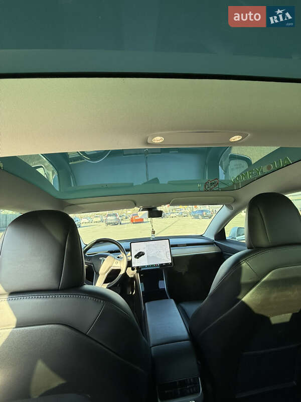 Седан Tesla Model 3 2019 в Запоріжжі