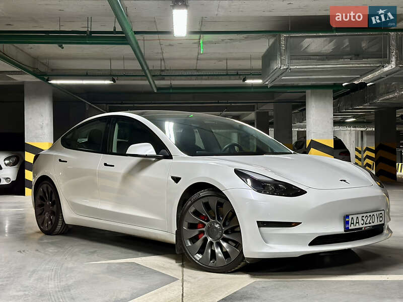 Седан Tesla Model 3 2021 в Києві