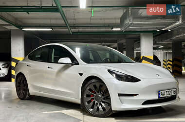 Седан Tesla Model 3 2021 в 