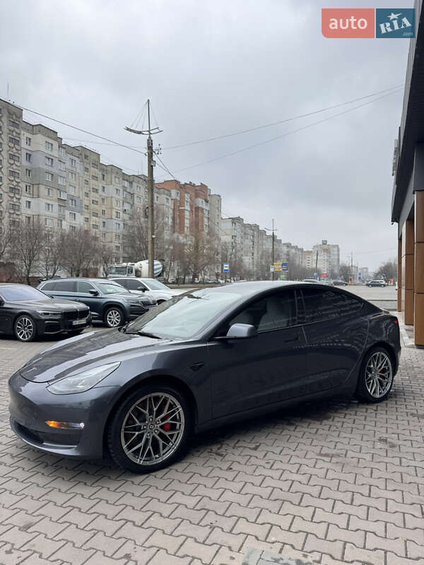Седан Tesla Model 3 2022 в Києві