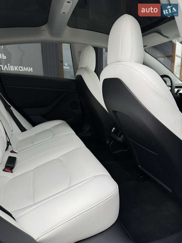 Седан Tesla Model 3 2022 в Києві