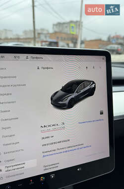 Седан Tesla Model 3 2022 в 