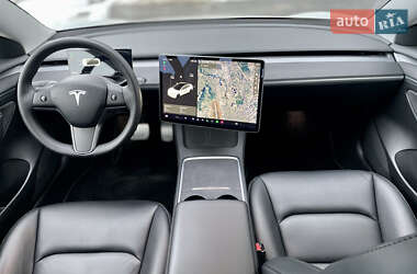 Седан Tesla Model 3 2021 в 