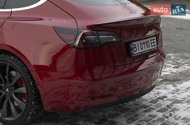 Седан Tesla Model 3 2020 в 