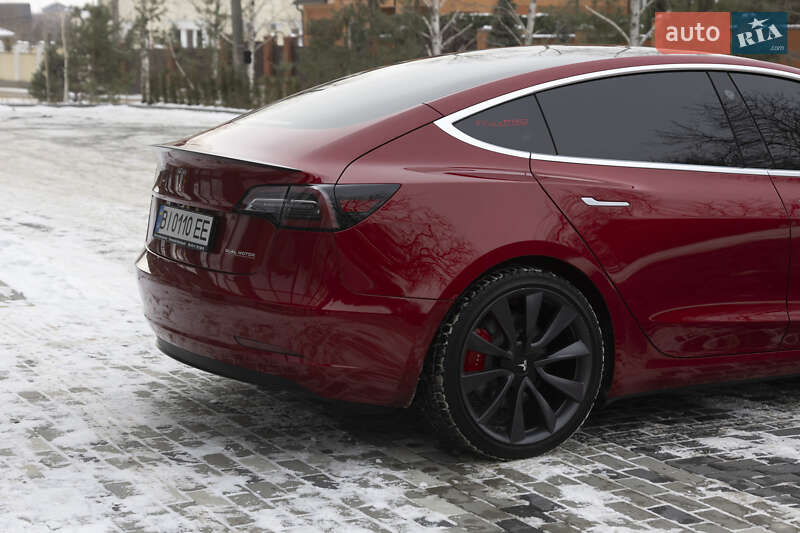 Седан Tesla Model 3 2020 в Києві
