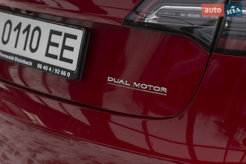 Седан Tesla Model 3 2020 в Києві