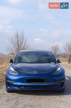Седан Tesla Model 3 2022 в 