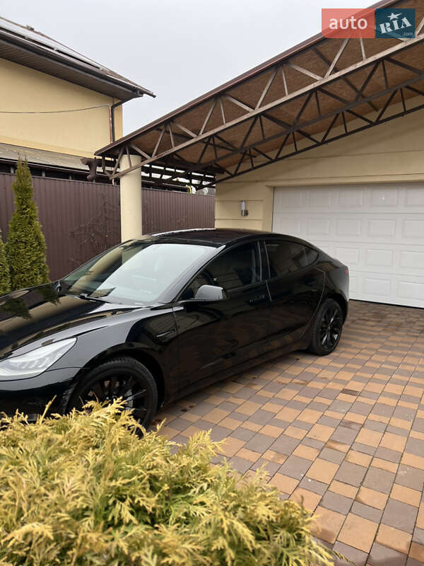 Седан Tesla Model 3 2018 в Киеве