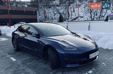 Седан Tesla Model 3 2021 в 